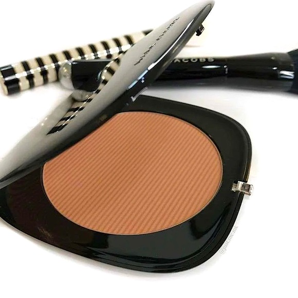 ☃️BOGO50%☃️ 🆕🌿MARC JACOBS: “102 Tantric” O!Mega Bronzer - Picture 4 of 9